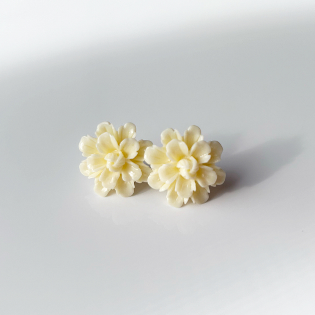 Pikake in Bloom Studs