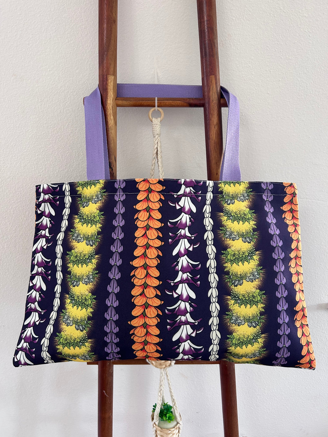 🚨 Lavender lei canvas tote