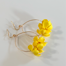 Load image into Gallery viewer, Gold plated Yellow Puakenkeni large hoops
